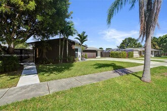 9371 SW 185th Terrace in Cutler Bay, FL - Building Photo - Building Photo