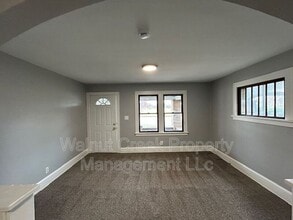 3235 Grove Ave in Lorain, OH - Building Photo - Building Photo