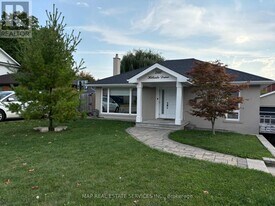 260 Hillside Dr in Mississauga, ON - Building Photo
