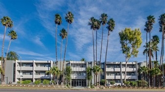 Candlewood North Apartments