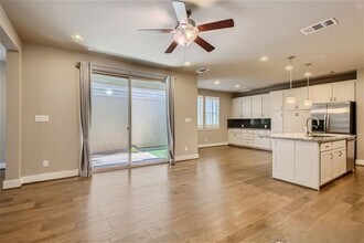 206 Ridgecrest, UNIT in San Antonio, TX - Building Photo - Building Photo