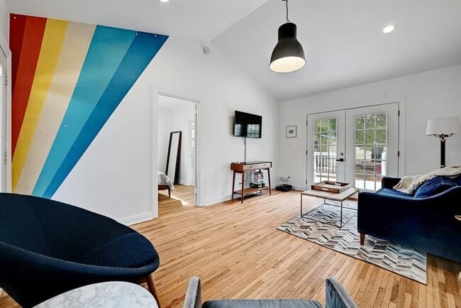 2943 Higgins St in Austin, TX - Building Photo - Building Photo