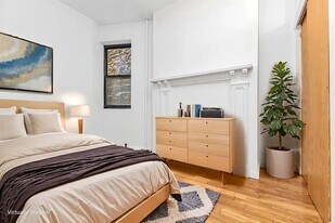 25 Thompson St, Unit 23 in New York, NY - Building Photo