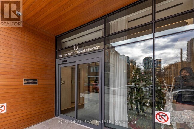 19 Western Battery Rd in Toronto, ON - Building Photo - Building Photo