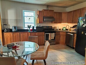 24 Hardwick St in Cambridge, MA - Building Photo - Building Photo