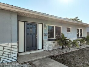 2140 Emerald Ct in Merritt Island, FL - Building Photo - Building Photo