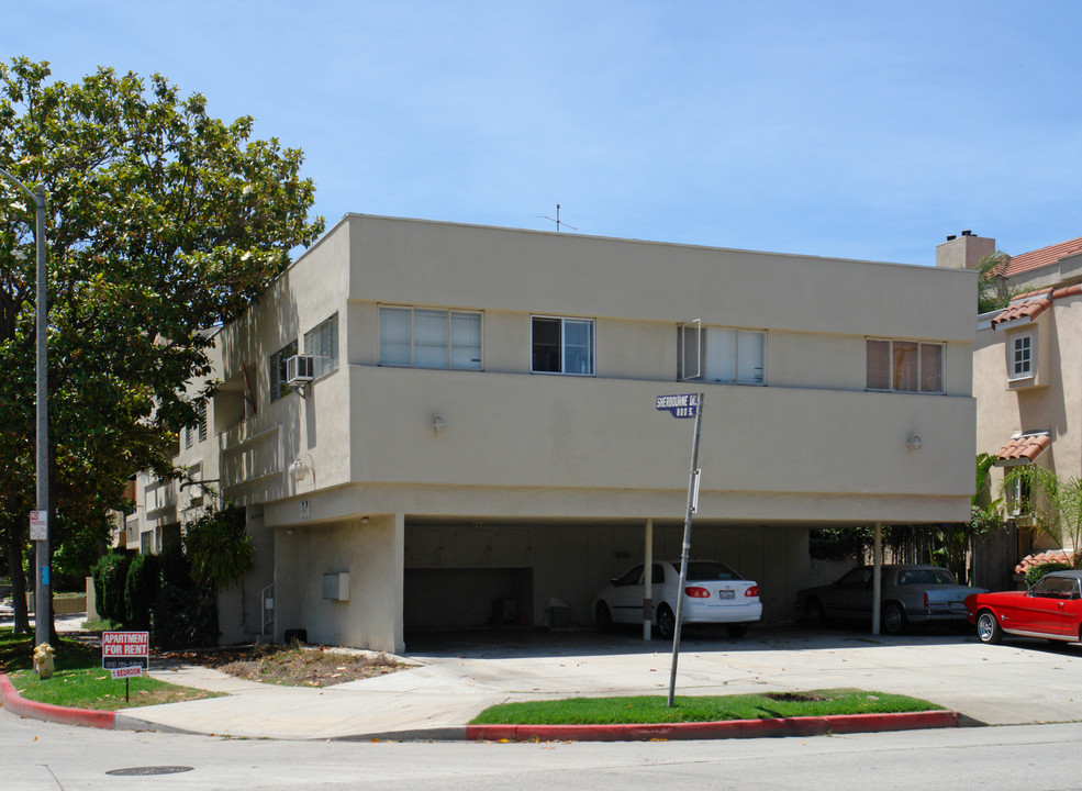 Gregory Capri in Los Angeles, CA - Building Photo