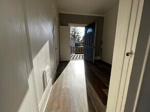 430 S Holladay Dr, Unit 6 in Seaside, OR - Foto de edificio - Building Photo