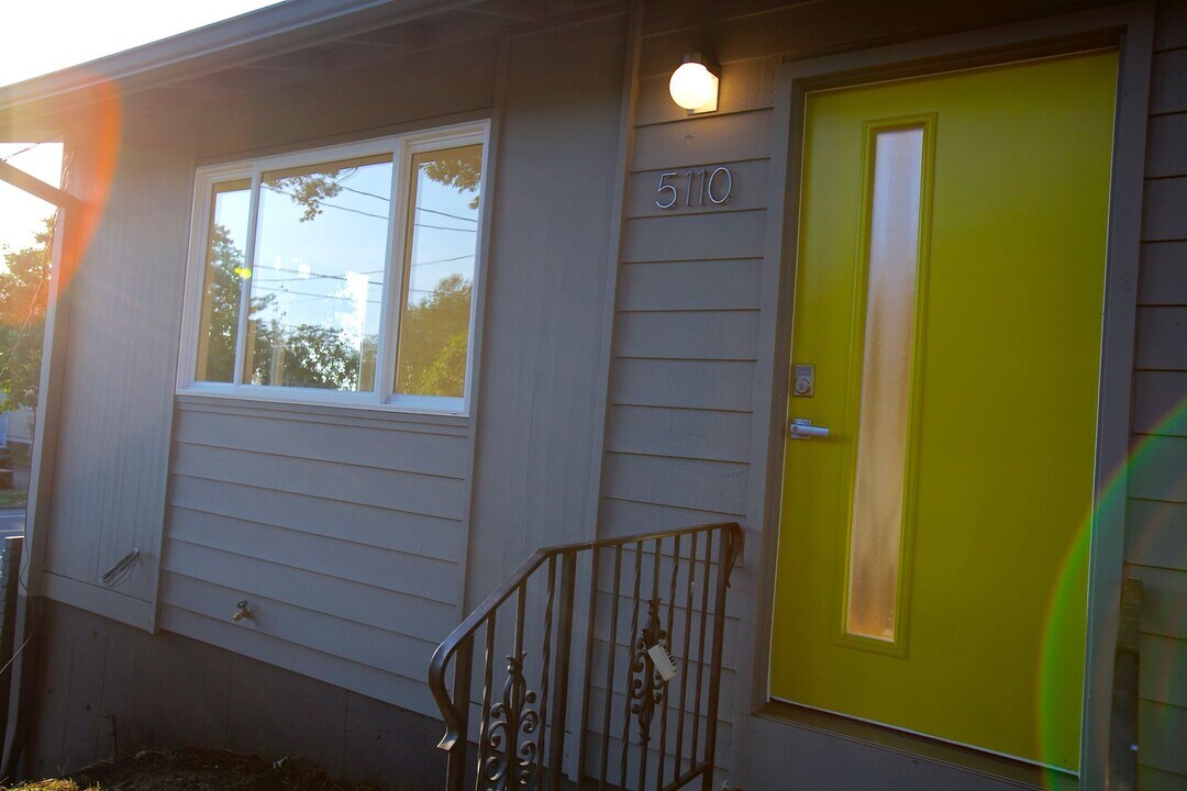 5110 SE 41st Ave in Portland, OR - Building Photo