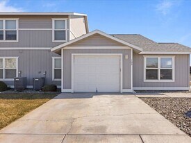 6305S Chapel Hill Blvd in Pasco, WA - Building Photo