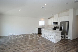 469 Red Dahlia Ln in Jacksonville, FL - Building Photo - Building Photo