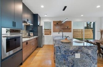800 Maude St in Austin, TX - Building Photo - Building Photo