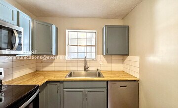 6933 Robinson Dr in Chattanooga, TN - Building Photo - Building Photo