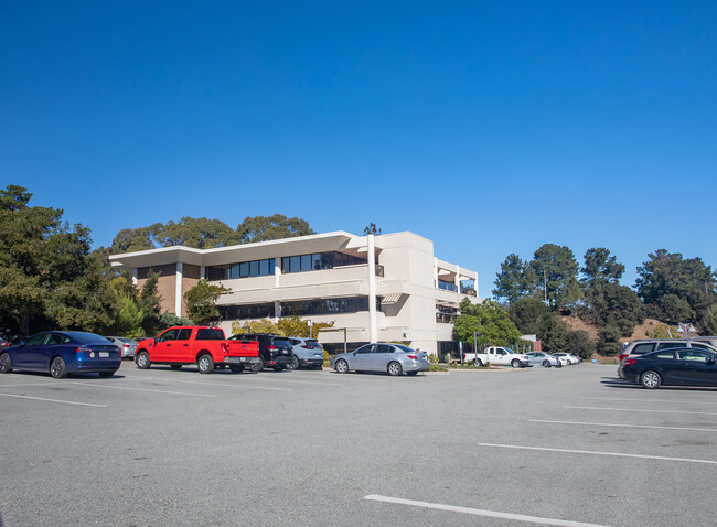 3401 Csm Dr in San Mateo, CA - Foto de edificio - Building Photo