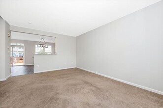 5540 Upshur Square in Frederick, MD - Building Photo - Building Photo