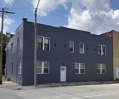 1300 W Main St, Unit B in Belleville, IL - Building Photo