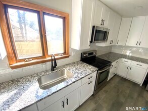 1 Burlington Rd in Farmington, CT - Building Photo - Building Photo