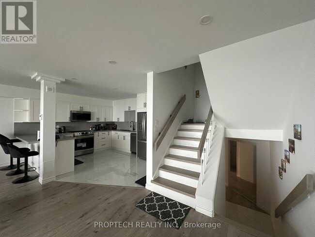 33 Harbour Square in Toronto, ON - Building Photo - Building Photo