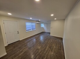 1662 S Grant St, Unit B in San Mateo, CA - Building Photo - Building Photo