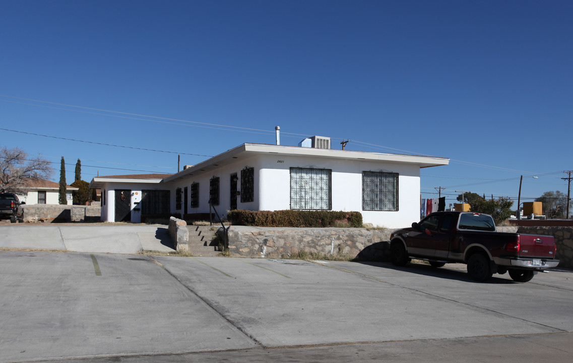 2817-2821 Fort Blvd in El Paso, TX - Building Photo