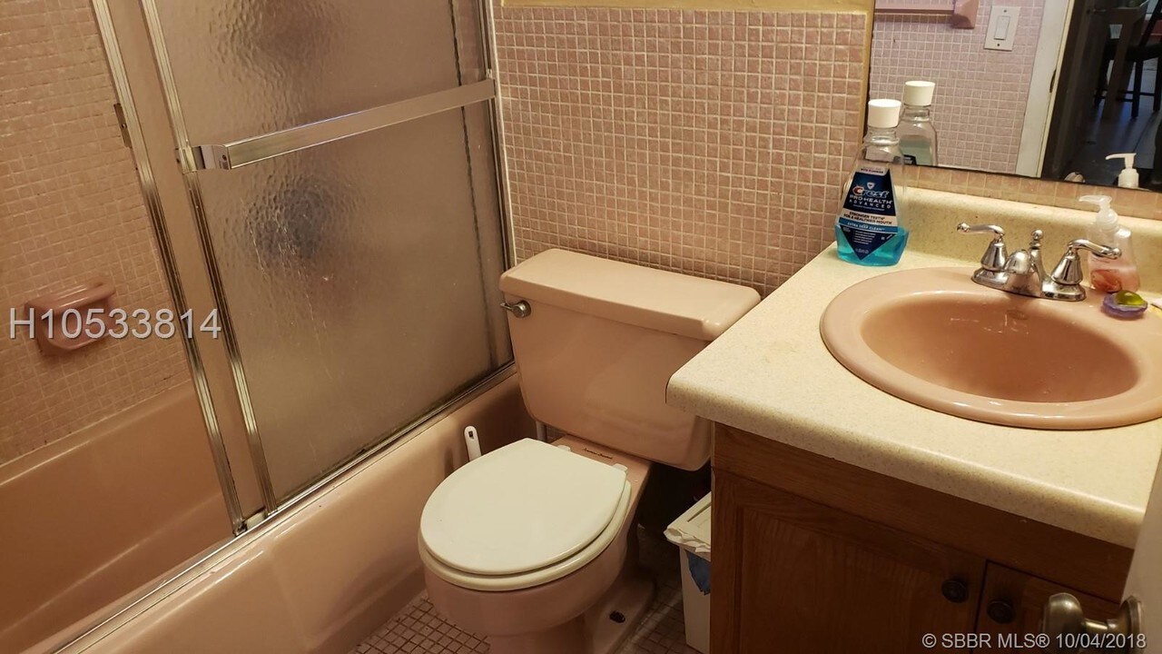 1855 Plunkett St-Unit -204 in Hollywood, FL - Foto de edificio