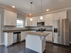 1318 Caspian Way in Harrisonburg, VA - Building Photo - Building Photo