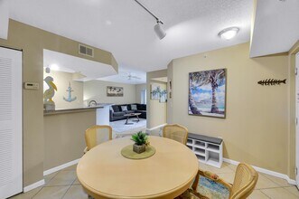 3670 NW Adriatic Ln in Jensen Beach, FL - Building Photo - Building Photo