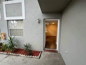 464 NE 210th Cir Terrace in Miami, FL - Building Photo - Building Photo