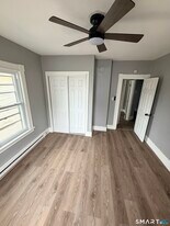 89 Birch St in Manchester, CT - Building Photo