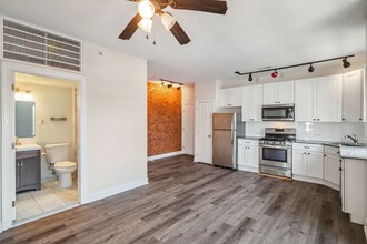 635 W Girard Ave in Philadelphia, PA - Building Photo - Building Photo