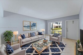 2508 Bay Dr in Pompano Beach, FL - Building Photo - Building Photo