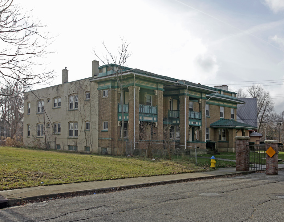 900-912 Neal Ave in Dayton, OH - Building Photo