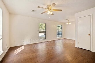 200 Concho St in Lockhart, TX - Building Photo - Building Photo