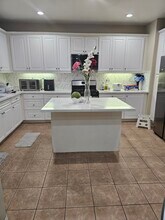 3180 W Anacapa Way in Anaheim, CA - Foto de edificio - Building Photo