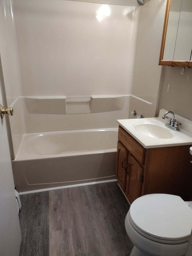 261 William St, Unit 1 in Geneva, NY - Foto de edificio - Building Photo