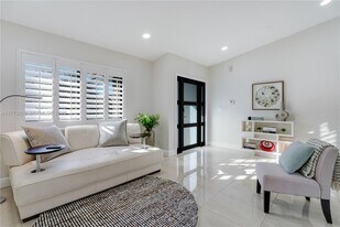 14517 SW 98th Terrace in Miami, FL - Building Photo