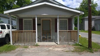 2000 Hugo Ave in North Charleston, SC - Building Photo