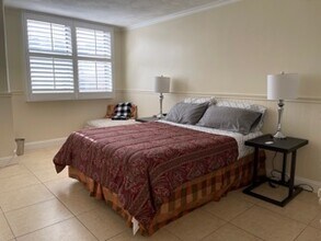 430 Kaiolu St, Unit 806 in Honolulu, HI - Foto de edificio - Building Photo