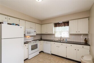 1255 Terrace St in Marion, IA - Building Photo - Building Photo