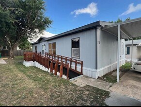 508 E Howard Ln in Austin, TX - Foto de edificio - Building Photo