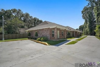 18645 Greenwell Springs Rd in Central, LA - Building Photo - Building Photo