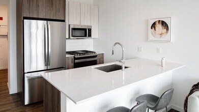 166 N Aberdeen St in Chicago, IL - Building Photo - Building Photo