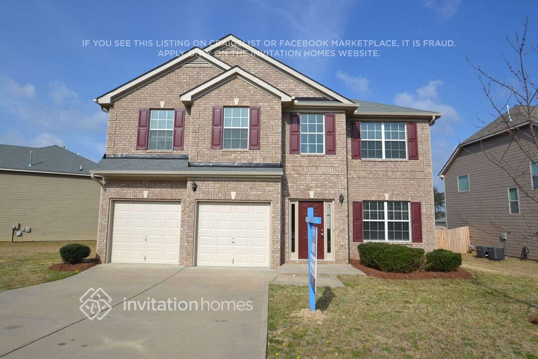 2935 Gayle Manor Ln SW in Snellville, GA - Building Photo