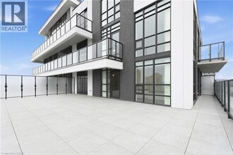 461 Green Rd in Stoney Creek, ON - Building Photo - Building Photo