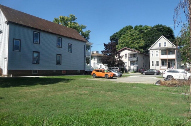 1 Park Pl in Poughkeepsie, NY - Foto de edificio - Building Photo