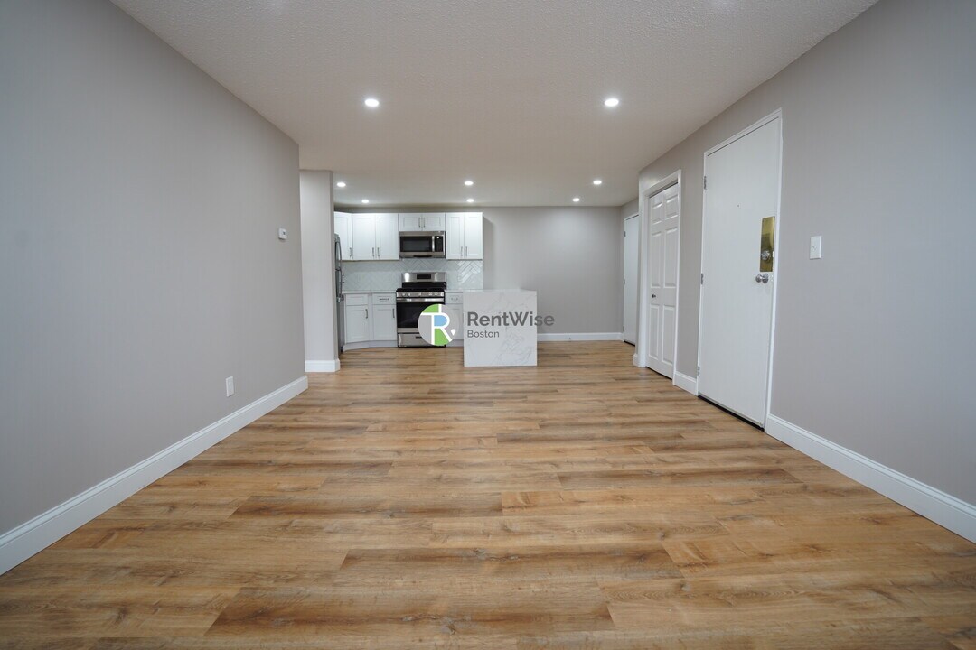 971 Fellsway in Medford, MA - Building Photo