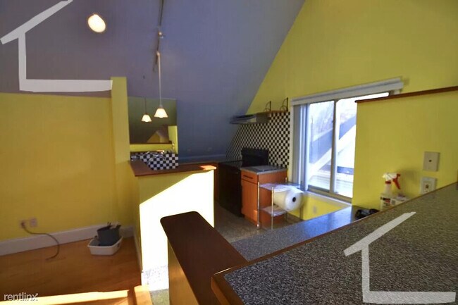22 Brooks St, Unit 1 in Boston, MA - Foto de edificio - Building Photo