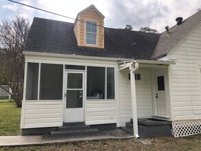 1803 Ave P in Huntsville, TX - Building Photo - Building Photo