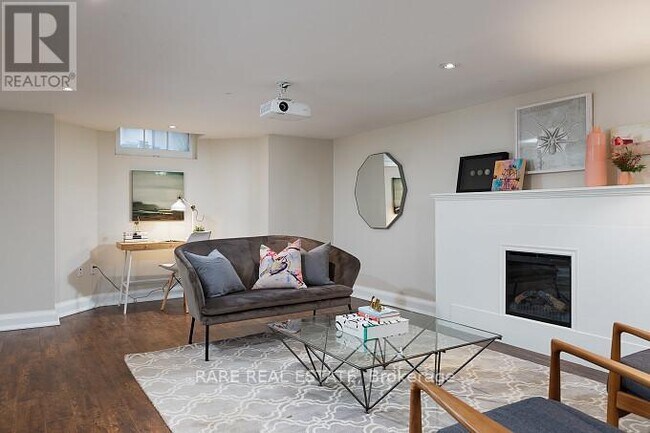 463 Donlands Ave in Toronto, ON - Building Photo - Building Photo