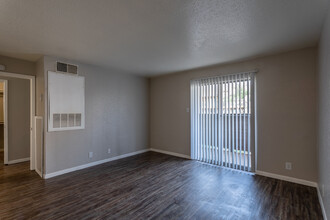 Madison Square in Odessa, TX - Foto de edificio - Interior Photo